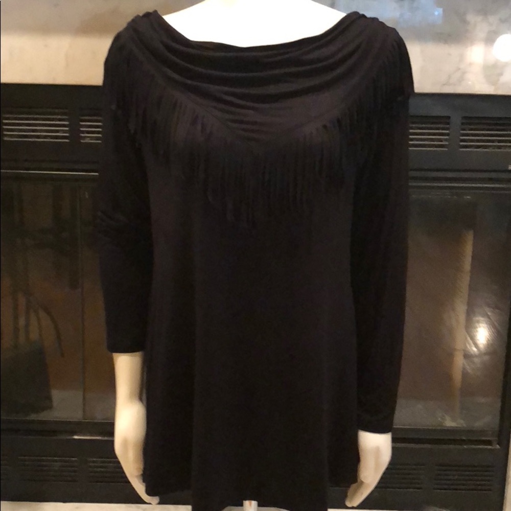 NWOT Beautiful tunic with fringe collar